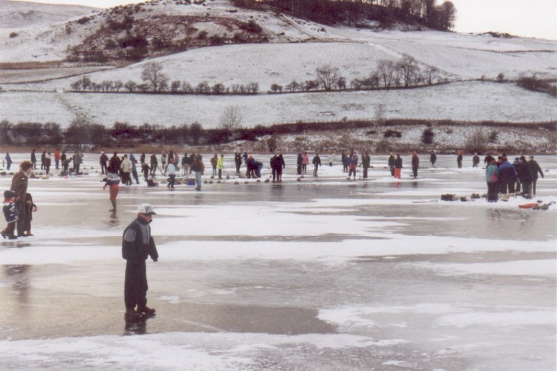 ../Images/Curling Outdoors.jpg